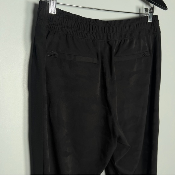 Athleta Brookkyn Camo Jogger - Picture 6 of 7